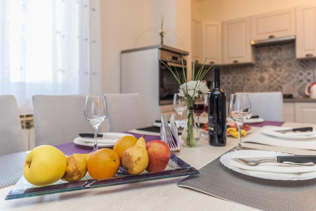 Smilcic Holiday Home Tower With Private Pool, Sauna And Quads מראה חיצוני תמונה